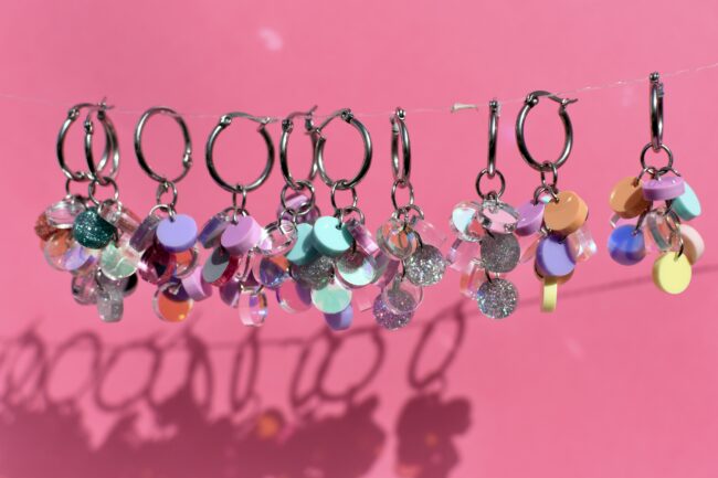 DOP GRAPE Moniosaiset Moniväriset Korvakorut Renkaalla Useita Värejä titiMadm Jewelry DOP GRAPE Moniosaiset Moniväriset Korvakorut Renkaalla Useita Värejä titiMadm Jewelry