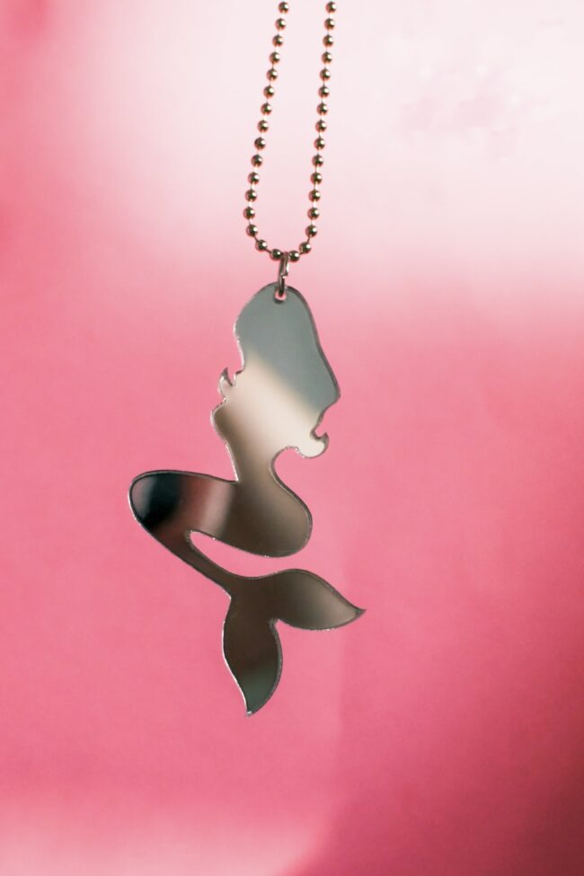 Iso Hopea peili Merenneito kaulakoru titiMadam