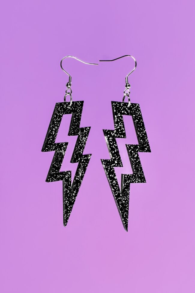 Glitter Salama Isot Korvakorut Musta titiMadam Glitter Salama Isot Korvakorut Musta titiMadam