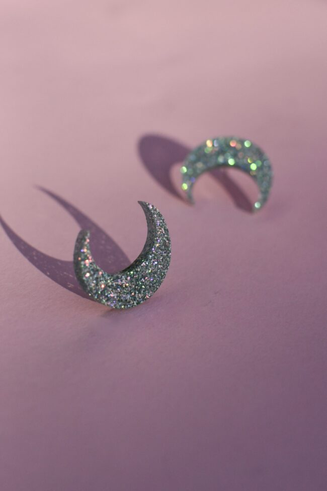 Pienet Kuu Glitter Nappikorvakorut titiMadam Jewelry Pienet Kuu Glitter Nappikorvakorut titiMadam Jewelry