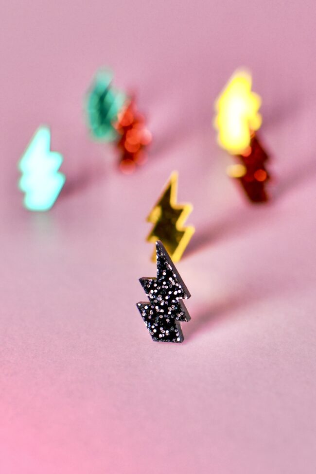 Pienet Salama Nappikorvakorut titiMadam Jewelry Pienet Salama Nappikorvakorut titiMadam Jewelry