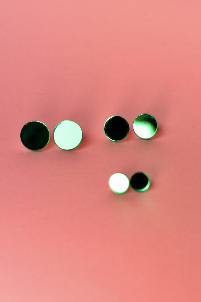 Pieni Vihreä Nappikorvakoru titiMadam Jewelry Pieni Vihreä Nappikorvakoru titiMadam Jewelry