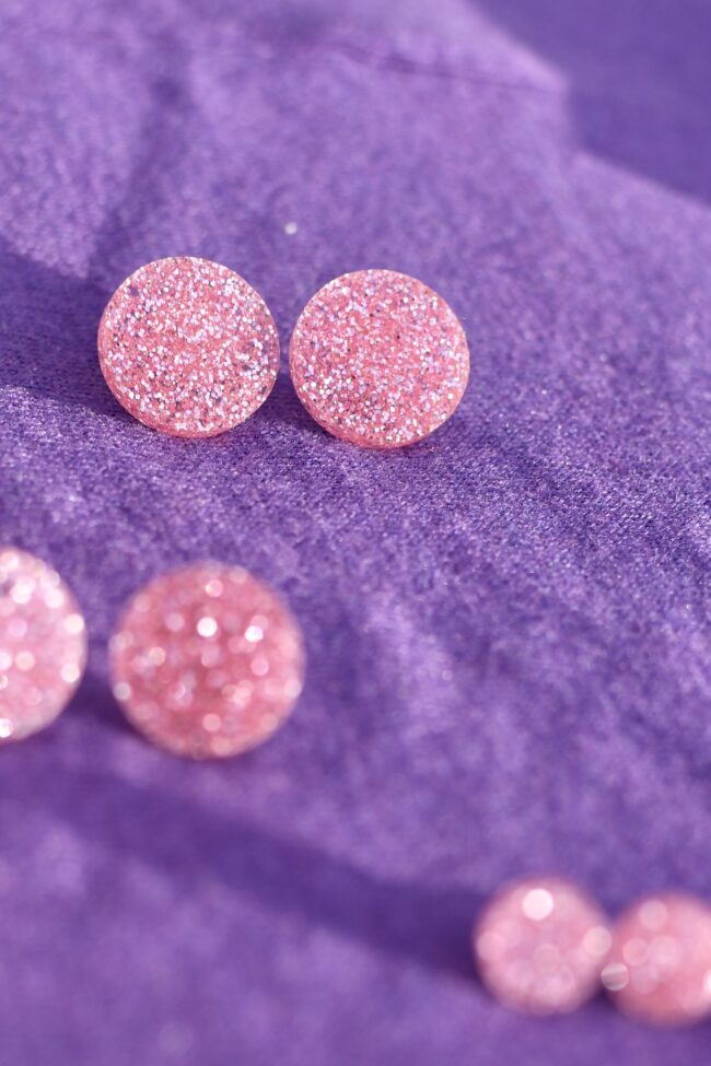 Pyöreät Glitter Nappikorvakorut Vaaleanpunainen Isot titiMadam Pyöreät Glitter Nappikorvakorut Vaaleanpunainen Isot titiMadam