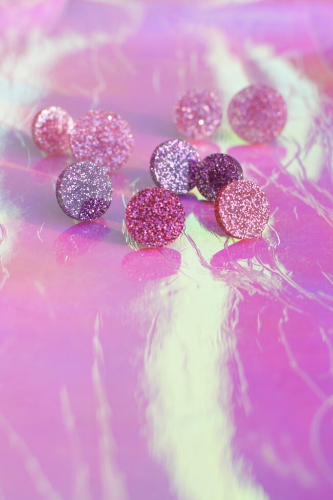 Pyöreät Glitter Nappikorvakorut titiMadam Pyöreät Glitter Nappikorvakorut titiMadam