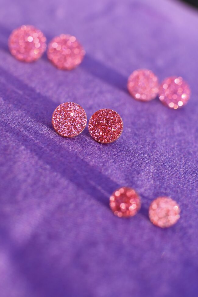 Pyöreät Isot Glitter Nappikorvakorut Vaaleanpunainen titiMadam Pyöreät Isot Glitter Nappikorvakorut Pinkki titiMadam