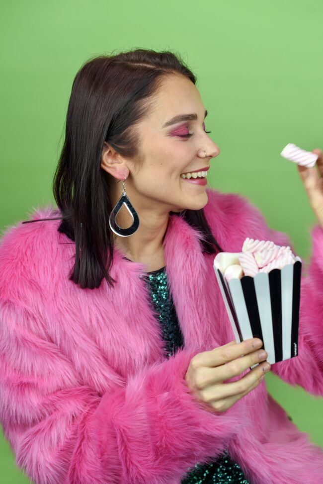 pisara-koukulla-hopea-peili-malli pisara-koukulla-hopea-peili titiMadam