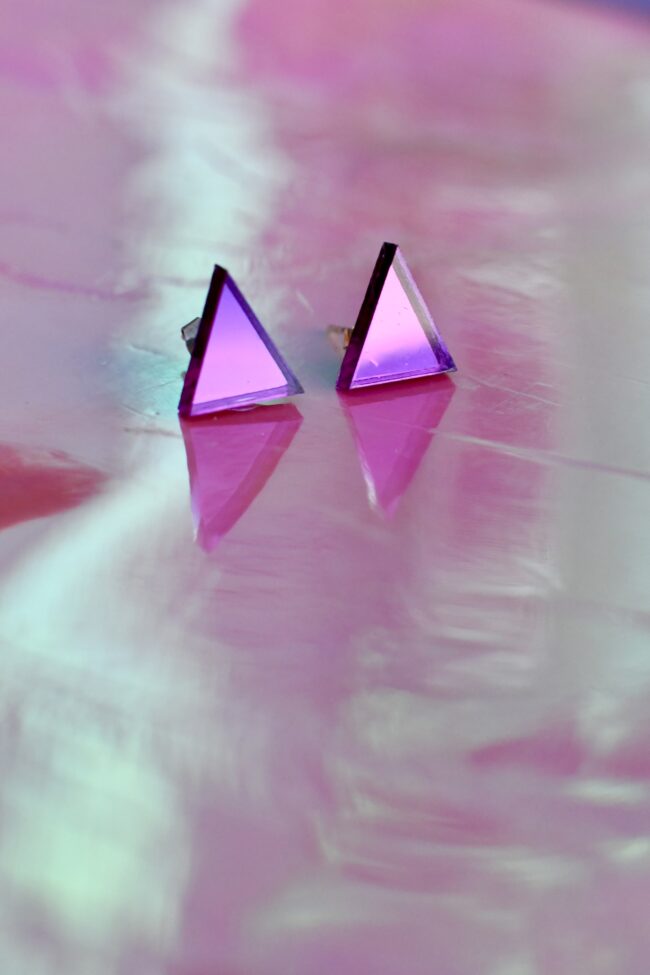 Pienet Kolmio Nappikorvakorut Liila Peili Pienet Kolmio Nappikorvakorut Liila Peili titiMadam