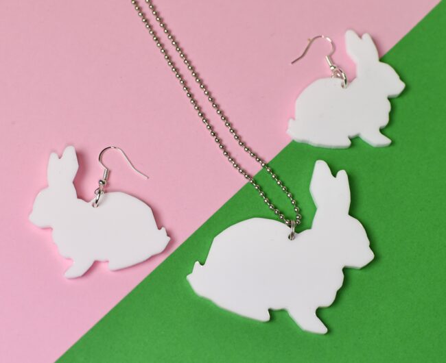 Pauliina Pupu pienet korvakorut valkoinen titiMadam Pauliina Pupu pienet korvakorut valkoinen titiMadam