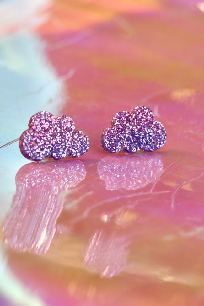 Glitter Pilvi Nappikorvakorut liila titiMadam Glitter Pilvi Nappikorvakorut liila titiMadam