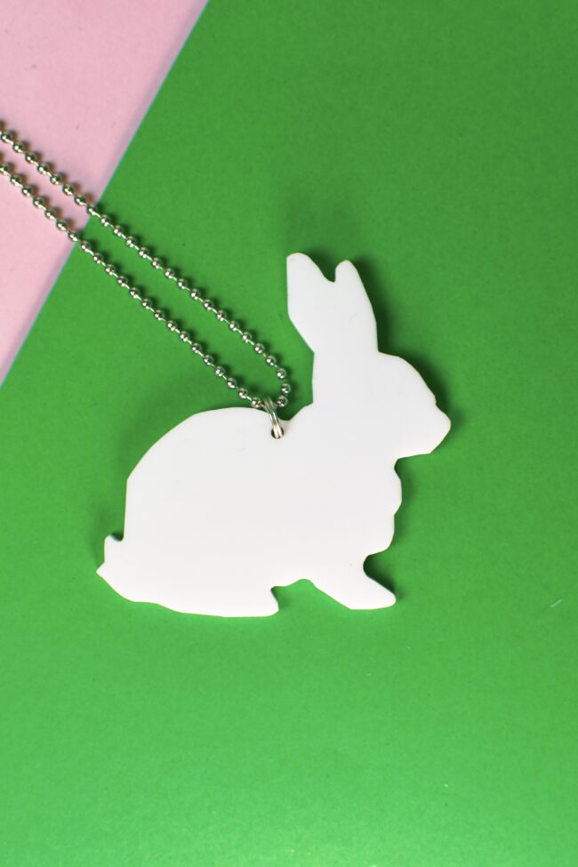 Iso Pauliina Pupu Kaulakoru Valkoinen titiMadam Jewelry Iso Pauliina Pupu Kaulakoru Valkoinen titiMadam Jewelry