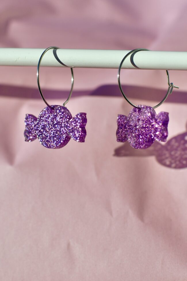 Pienet Roikkuvat Glitter Karkki Korvakorut Liila titiMadam Pienet Roikkuvat Glitter Karkki Korvakorut Liila titiMadam