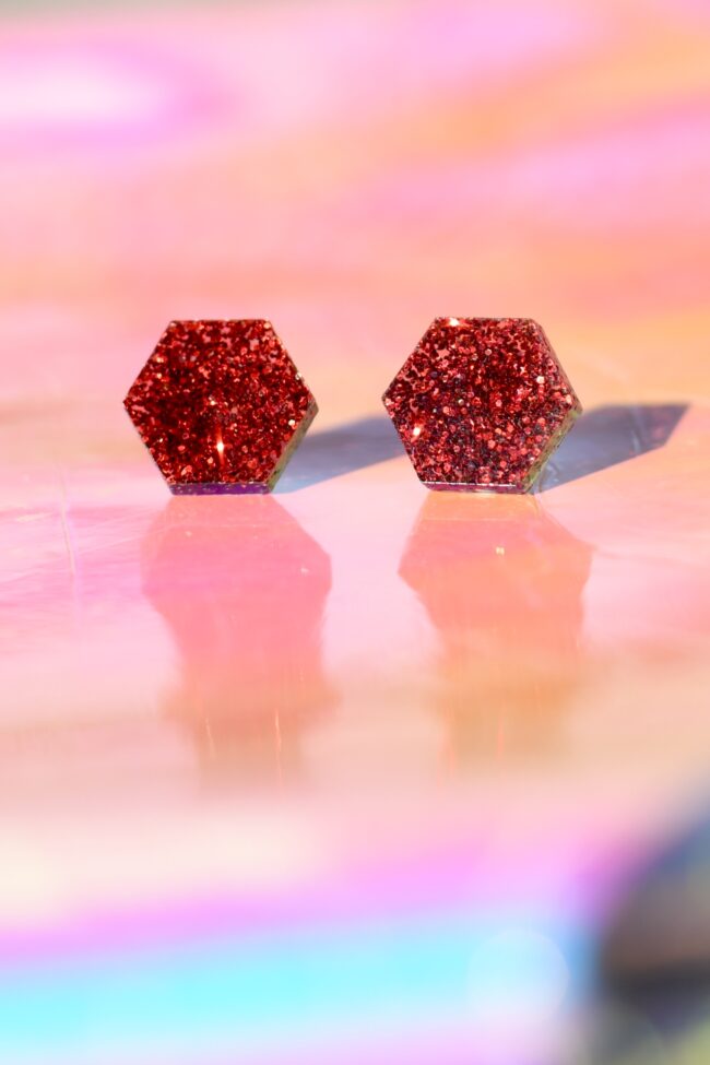 Glitter Kuutio Nappikorvakorut punainen titiMadam Jewelry Glitter Kuutio Nappikorvakorut punainen titiMadam Jewelry