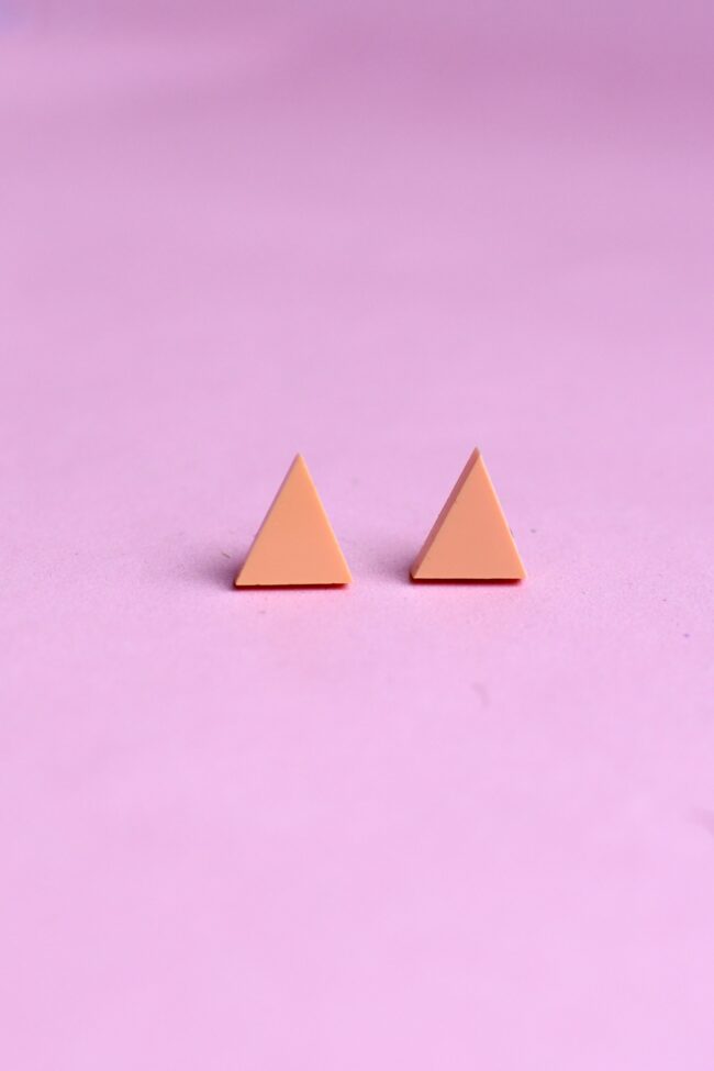 Pienet Kolmio Nappikorvakorut persikka titiMadam Pienet Kolmio Nappikorvakorut persikka titiMadam