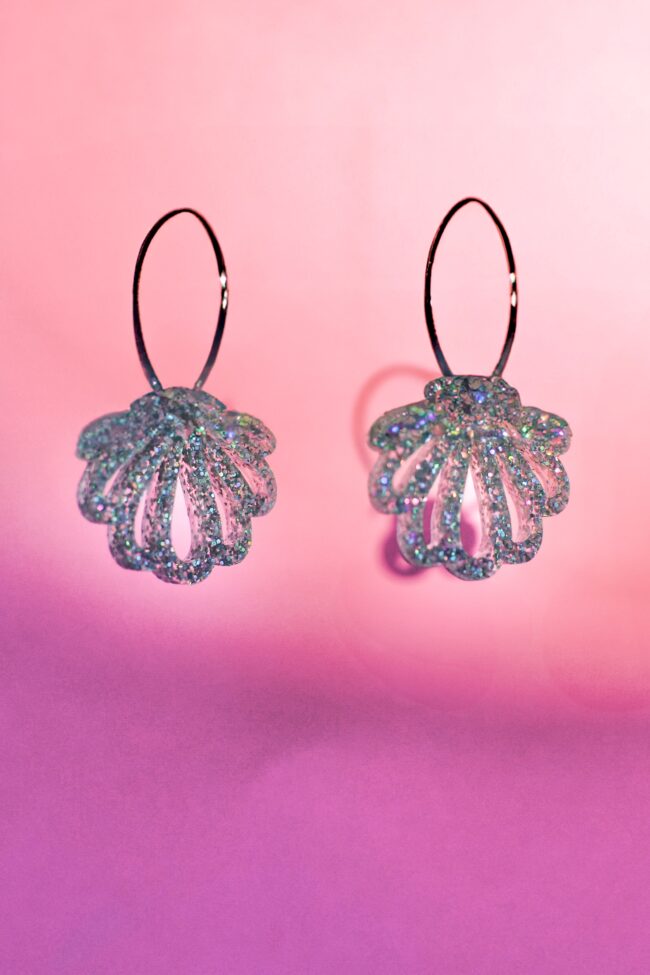 Pieni Glitter Simpukka Hopea Korvakorut titiMadam Pieni Glitter Simpukka Hopea Korvakorut titiMadam