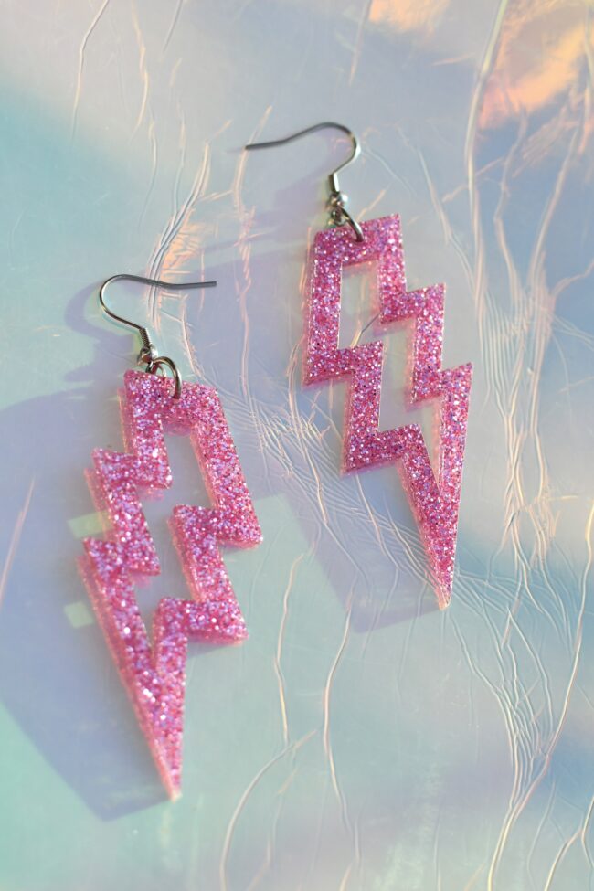 Salama koukulla vaaleanpunainen glitter Salama koukulla vaaleanpunainen glitter titiMadam Jewelry