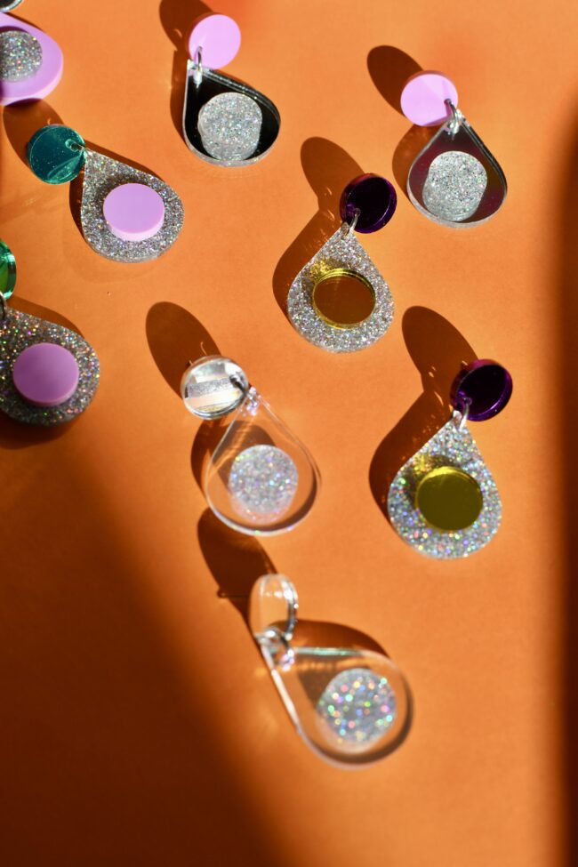 Upeat glitter DOPPY korvakorut kotimaiisesta titiMadam Jewelryn verkkokaupasta! Upeat glitter DOPPY korvakorut kotimaiisesta titiMadam Jewelryn verkkokaupasta!