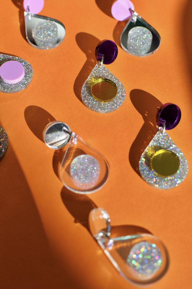 Upeat glitter DOPPY korvakorut kotimaisen titiMadam Jewelryn verkkokaupasta! Upeat glitter DOPPY korvakorut kotimaisen titiMadam Jewelryn verkkokaupasta!