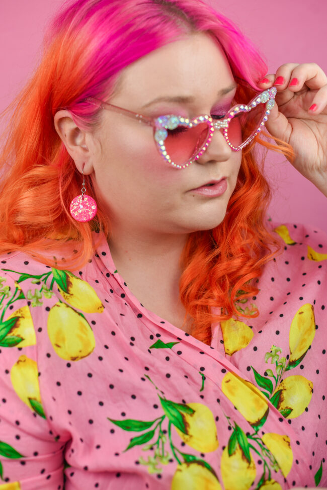 Sydämen malliset vaaleanpunaiset aurinkolasit timanttikoristeilla titiMadam Sydämen malliset vaaleanpunaiset aurinkolasit timanttikoristeilla titiMadam