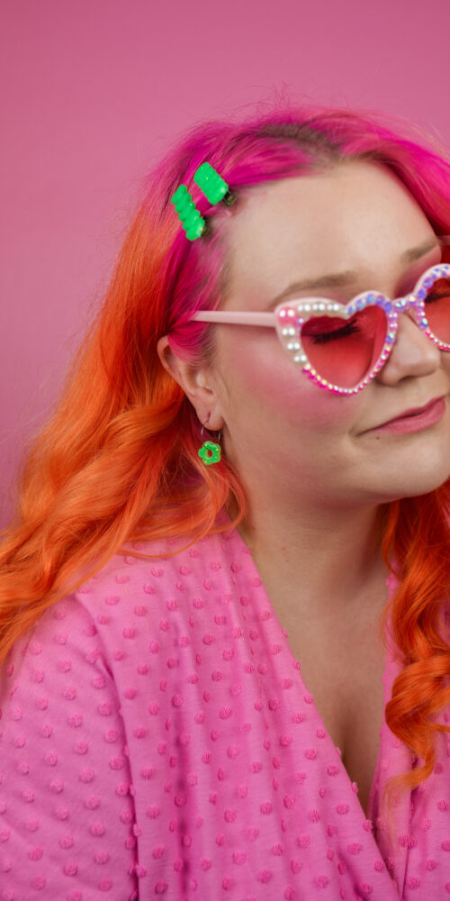 Sydämen malliset vaaleanpunaiset timanttiaurinkolasit titiMadam