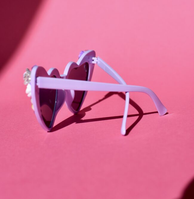 Sydämen malliset laventelit aurinkolasit titiMadamn2 Sydämen malliset laventelit aurinkolasit titiMadamn