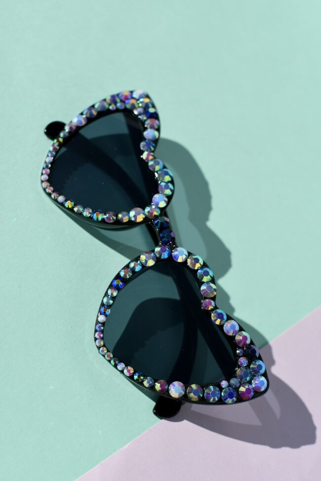 Sydämen malliset mustat timanttikoristeet aurinkolasit titiMadam Jewelry Sydämen malliset mustat timanttikoristeet aurinkolasit titiMadam Jewelry