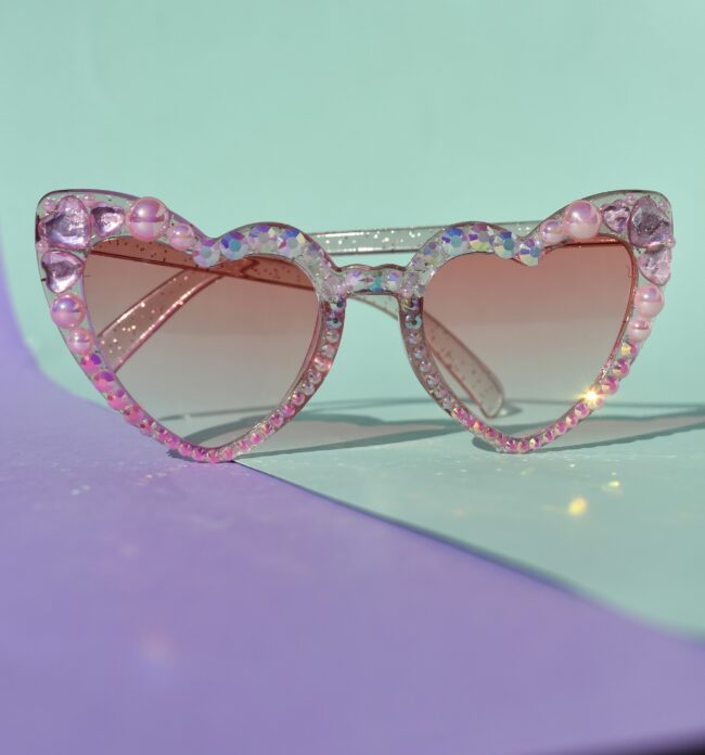 Sydämen malliset vaaleanpunaiset glitter aurinkolasit sydän ja timanttikoristeilla titiMadam 3 Sydämen malliset vaaleanpunaiset glitter aurinkolasit sydän ja timanttikoristeilla titiMadam