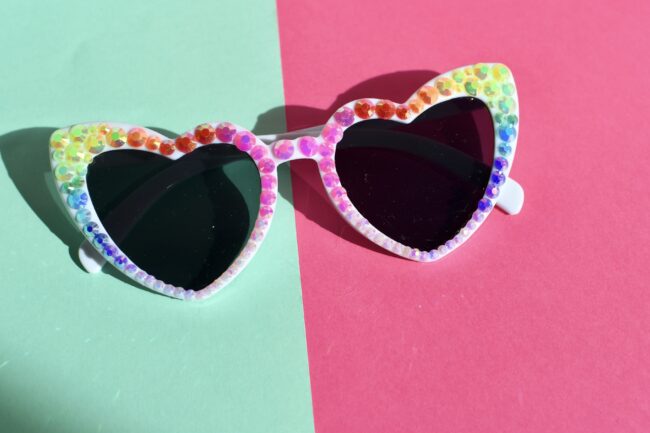 Sydämen muotoiset aurinkolasit sateenkaari timanttikoristeilla titiMadam Sydämen muotoiset aurinkolasit sateenkaari timanttikoristeilla titiMadam