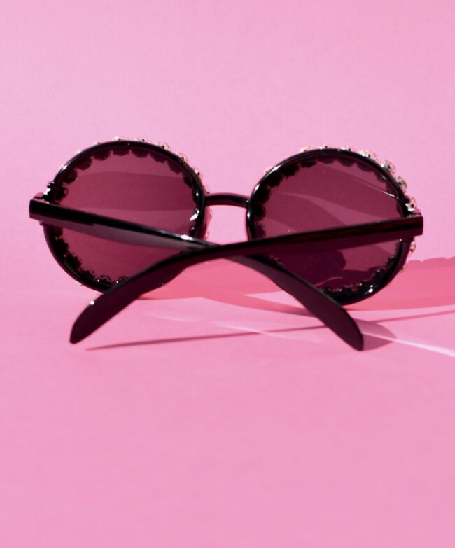 Pyöreät mustat isot Aurinkolasit timanttikoristeet titiMadam Pyöreät mustat isot Aurinkolasit timanttikoristeet titiMadam