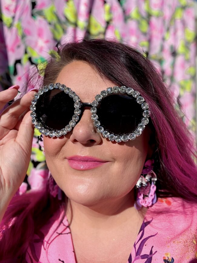 Mustat isot pyöreät timantti aurinkolasit titiMadam Mustat isot pyöreät timantti aurinkolasit titiMadam