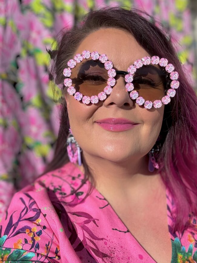 Vaaleanpunaiset pyöreät isot timantti aurinkolasit titiMadam Vaaleanpunaiset pyöreät isot timantti aurinkolasit titiMadam