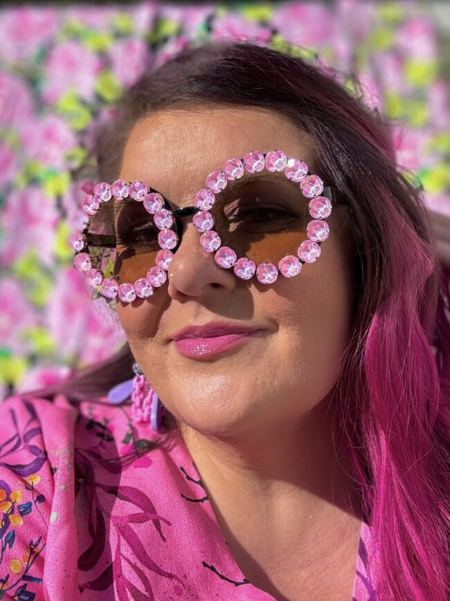 Vaaleanpunaiset pyöreät timantti aurinkolasit titiMadam Vaaleanpunaiset pyöreät timantti aurinkolasit titiMadam