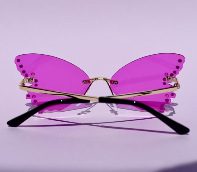 Magentat Perhosen Malliset Aurinkolasit Timanttikoristeilla titiMadam Magentat Perhosen Malliset Aurinkolasit Timanttikoristeilla titiMadam