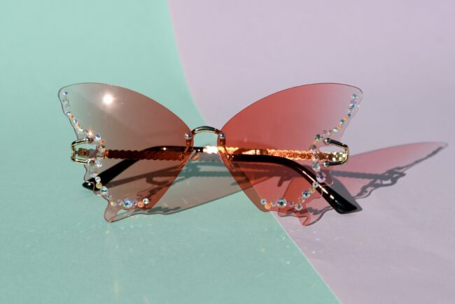 Perhosen Malliset Isot Vaaleanpunaiset Timantti Aurinkolasit titiMadam Perhosen Malliset Isot Vaaleanpunaiset Timantti Aurinkolasit titiMadam