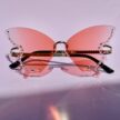 Perhosen Malliset Vaaleanpunaiset Aurinkolasit Timanttikoristeilla titiMadam