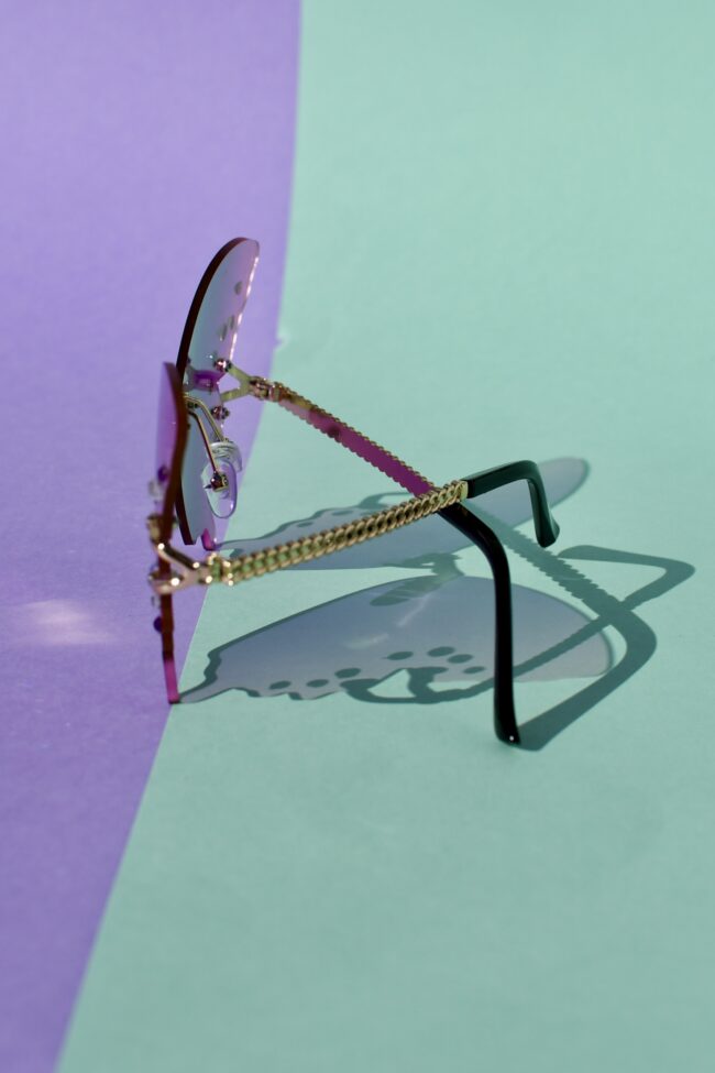Perhosen muotoiset liilat timanttikoristeiset aurinkolasit titiMadam Jewelry Perhosen muotoiset liilat timanttikoristeiset aurinkolasit titiMadam Jewelry