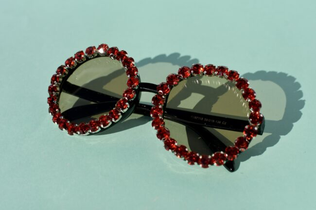 Pyöreät isot punaiset timantti Aurinkolasit titiMadam Pyöreät isot punaiset timantti Aurinkolasit titiMadam