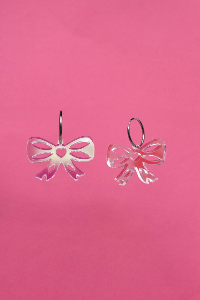 Rusetti korvakorut renkaalla iridescent hologram titiMadam Rusetti korvakorut renkaalla iridescent hologram titiMadam