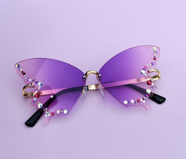 Timanttikoristeiset perhosen muotoiset aurinkolasit liila liukuväri titiMadam Timanttikoristeiset perhosen muotoiset aurinkolasit liila liukuväri titiMadam