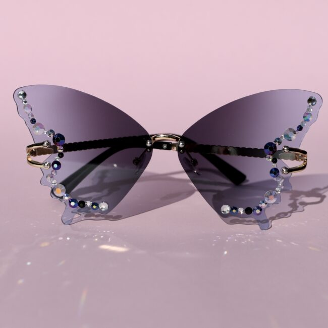 Mustat perhosen malliset aurinkolasit timanttikoristeilla suomalainen titiMadam Jewelry