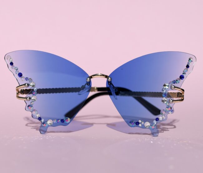 Siniset perhosen malliset aurinkolasit timanttikoristeilla suomalainen titiMadam Jewelry