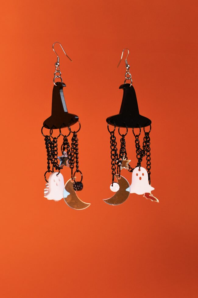 Isot Mustat Hattu Halloween korvakorut titiMadam Isot Mustat Hattu Halloween korvakorut titiMadam