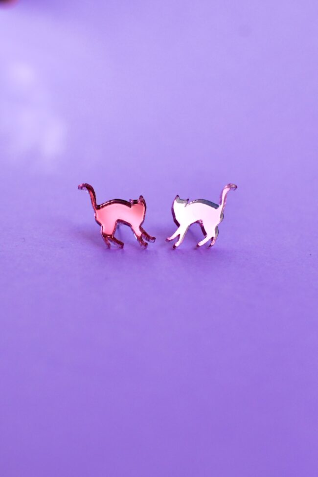 Pienet Carol Kissa Nappikorvakorut pinkki peili titiMadam