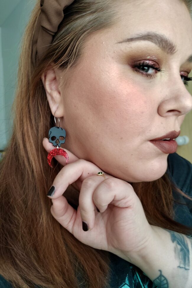 Pienet mustat pääkallo halloween korvakorut titiMadam Pienet mustat pääkallo halloween korvakorut titiMadam