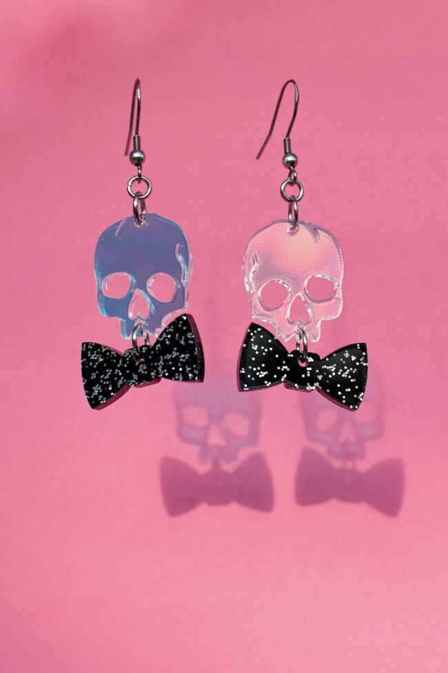 Pieni Halloween Pääkallo musta glitter rusetti titiMadam Jewelry Pieni Halloween Pääkallo musta glitter rusetti titiMadam Jewelry