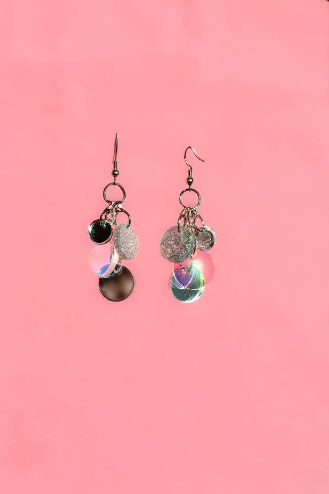 DOP Basic Moniosaiset näyttävät glitterkorvakorut titiMadam Jewelry DOP Basic Moniosaiset näyttävät glitterkorvakorut titiMadam Jewelry