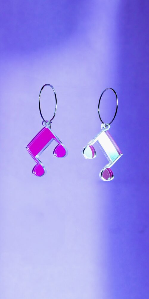 Pienet Nuotti korvakorut iridescent renkaalla titiMadam Jewelry