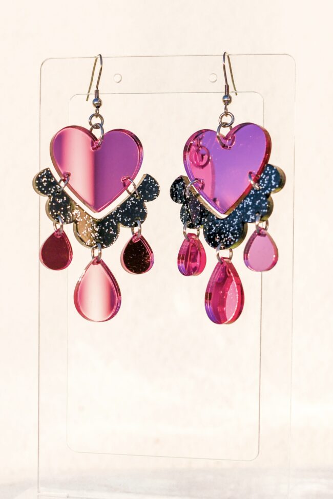 HeartDrop Moniosaiset näyttävät korvakorut titiMadam Jewelry HeartDrop Moniosaiset näyttävät korvakorut titiMadam Jewelry