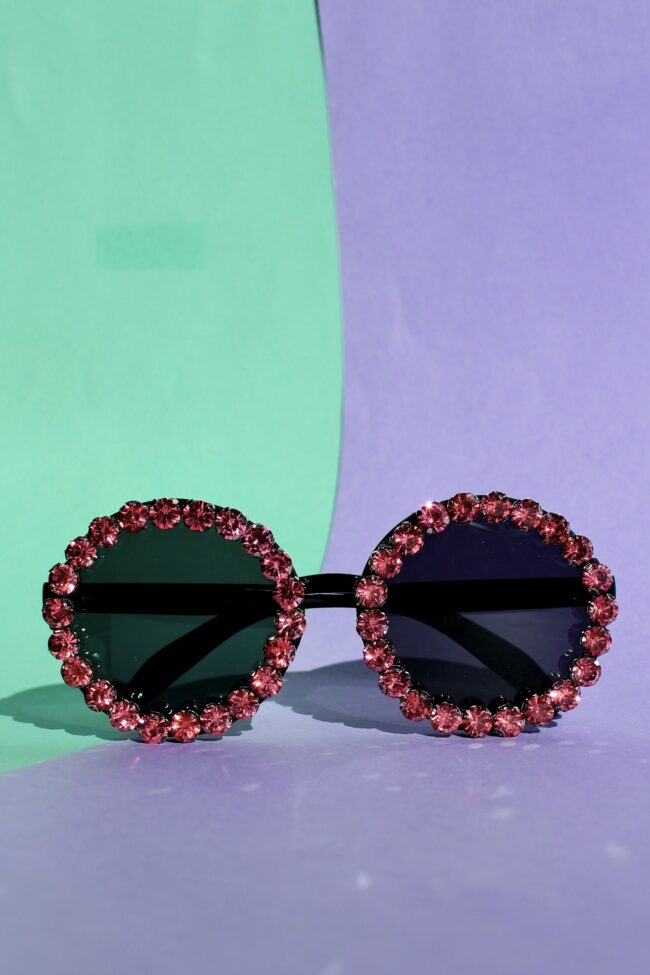 Pyöreät mustat timantti aurinkolasit pinkki titiMadam Jewelry Pyöreät mustat timantti aurinkolasit pinkki titiMadam Jewelry