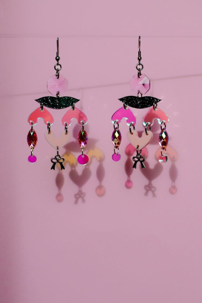 HEARTLESS30 Moniosaiset ja moniväriset uniikit korvakorut titiMadam Jewelry HEARTLESS 30 Moniosaiset ja moniväriset uniikit korvakorut titiMadam Jewelry