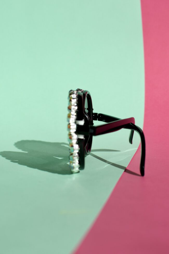 Pyöreät Mustat aurinkolasit timanttikoristeilla titiMadam Jewelry Pyöreät Mustat aurinkolasit timanttikoristeilla titiMadam Jewelry